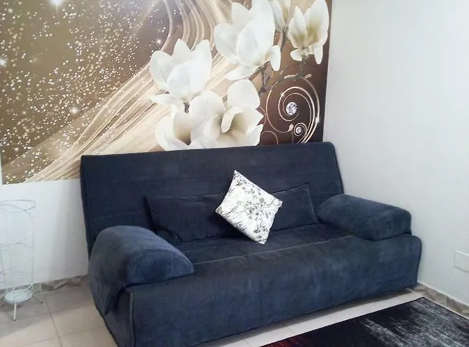 Διαμέρισμα Via Cortonese N. 27 *